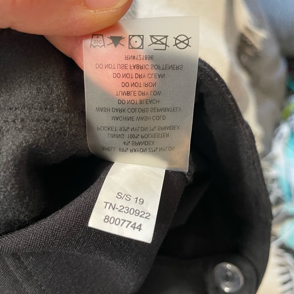 Title Nine Pants, Black, Size 8 - Picture 6 of 8